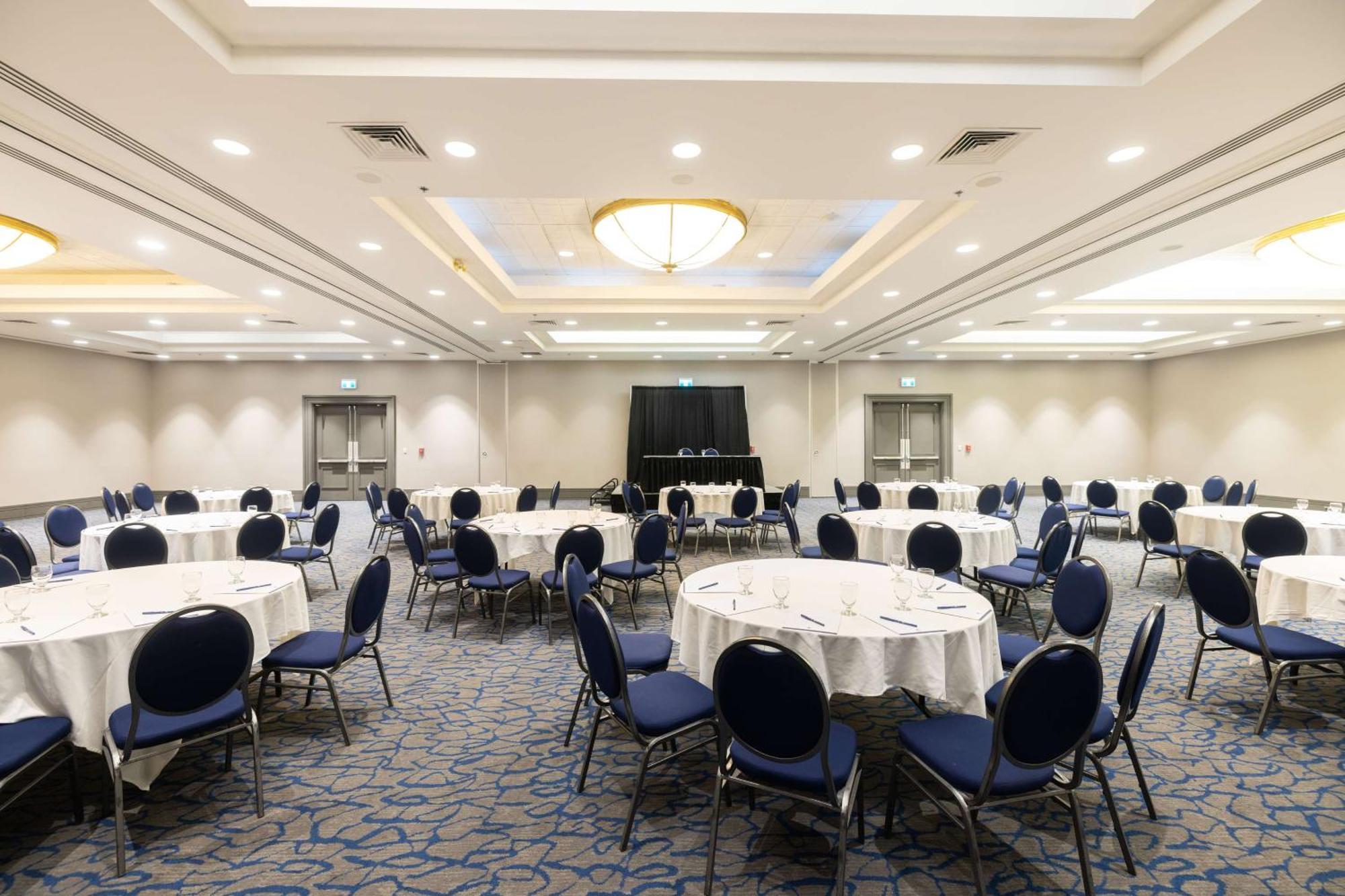 Hotel Doubletree By Hilton Calgary North Zewnętrze zdjęcie