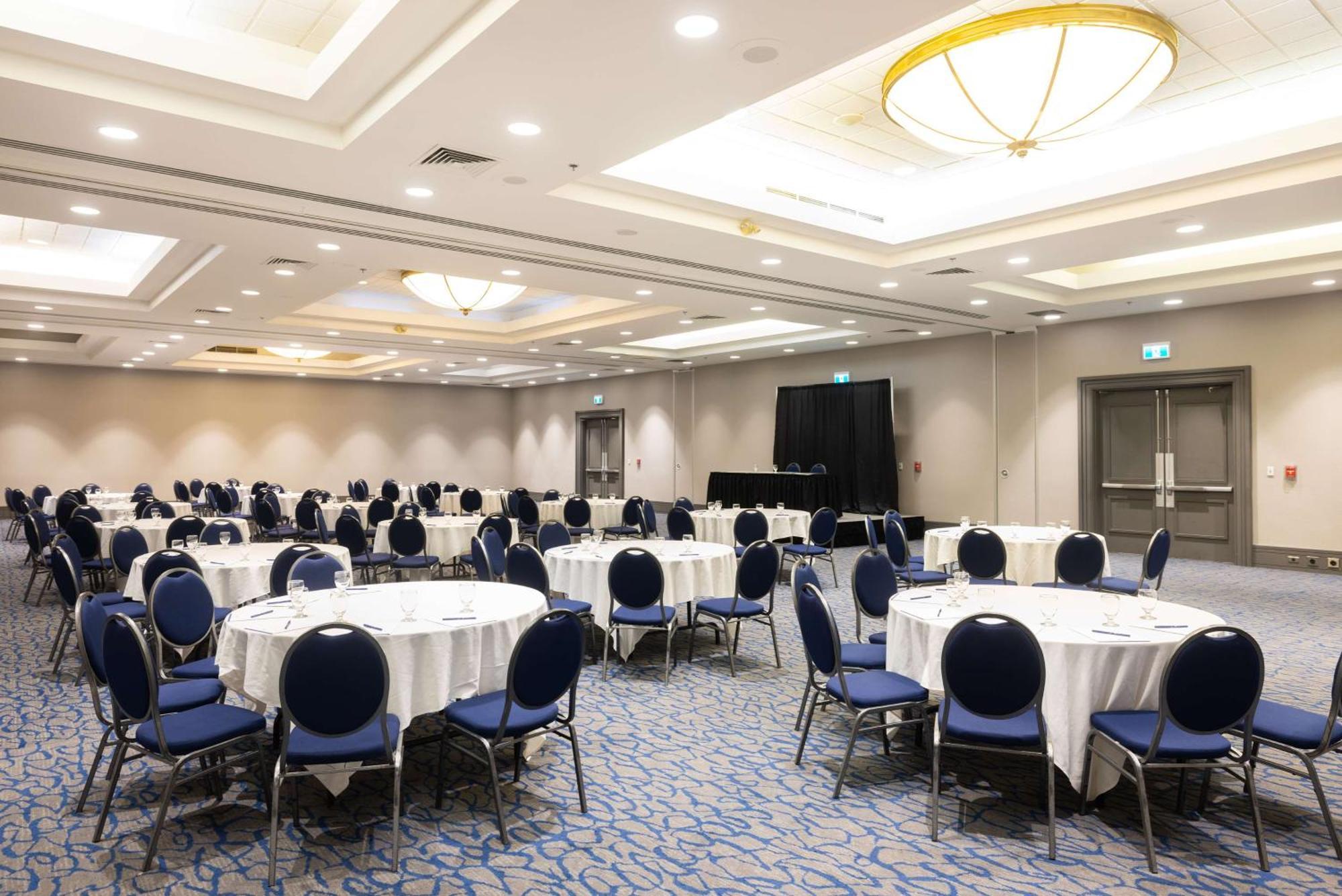 Hotel Doubletree By Hilton Calgary North Zewnętrze zdjęcie