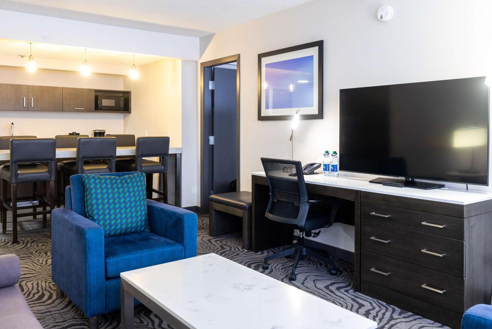 Hotel Doubletree By Hilton Calgary North Zewnętrze zdjęcie
