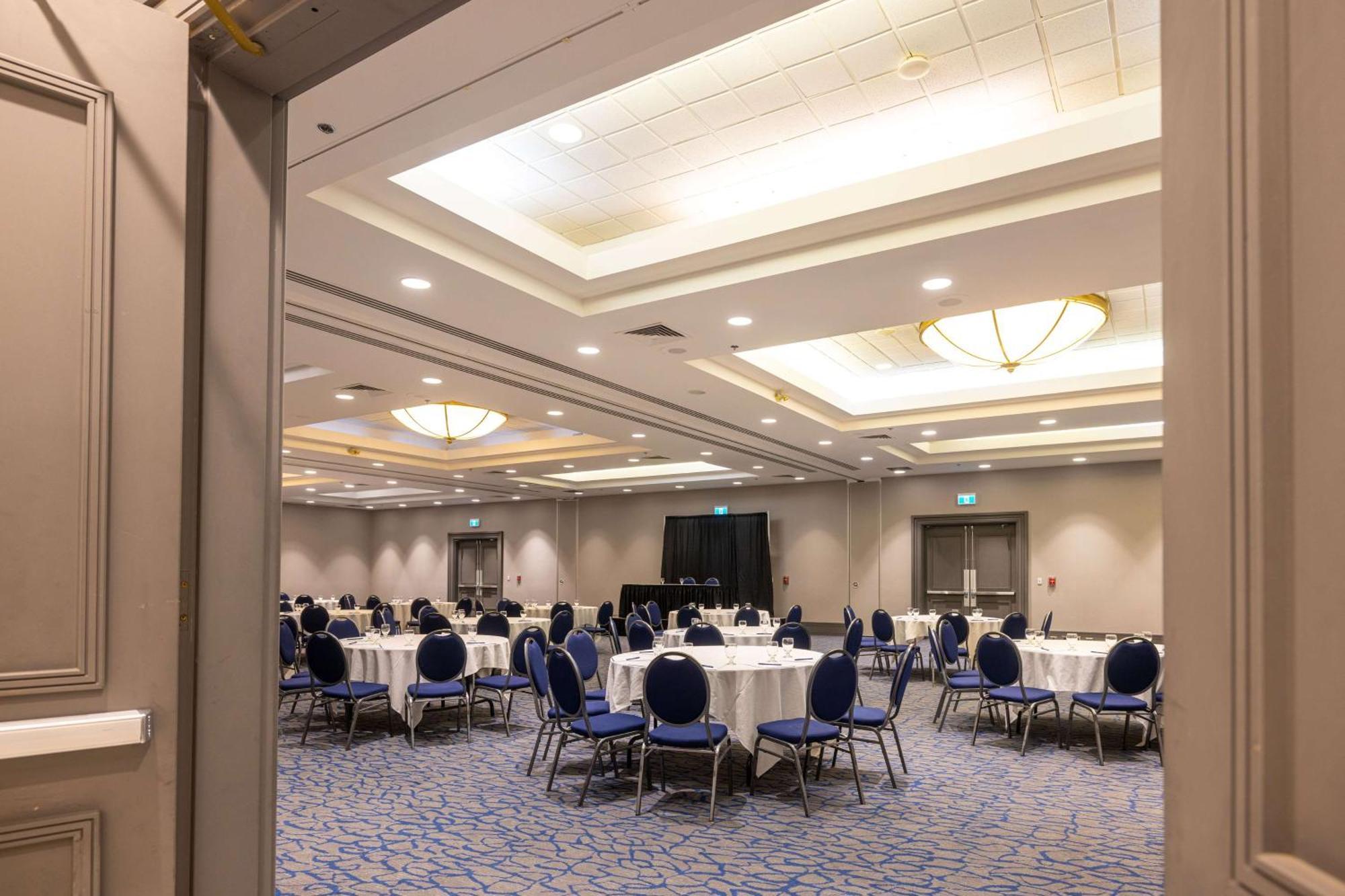Hotel Doubletree By Hilton Calgary North Zewnętrze zdjęcie