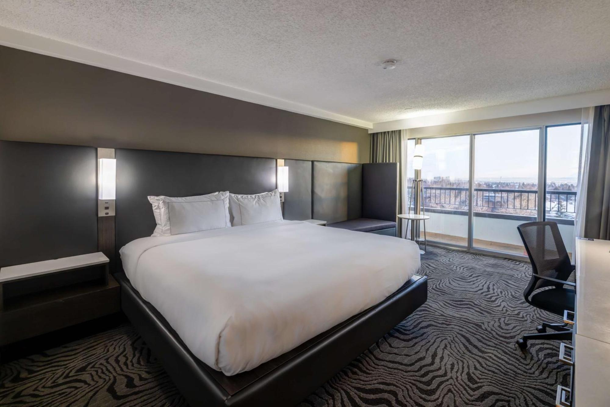 Hotel Doubletree By Hilton Calgary North Zewnętrze zdjęcie