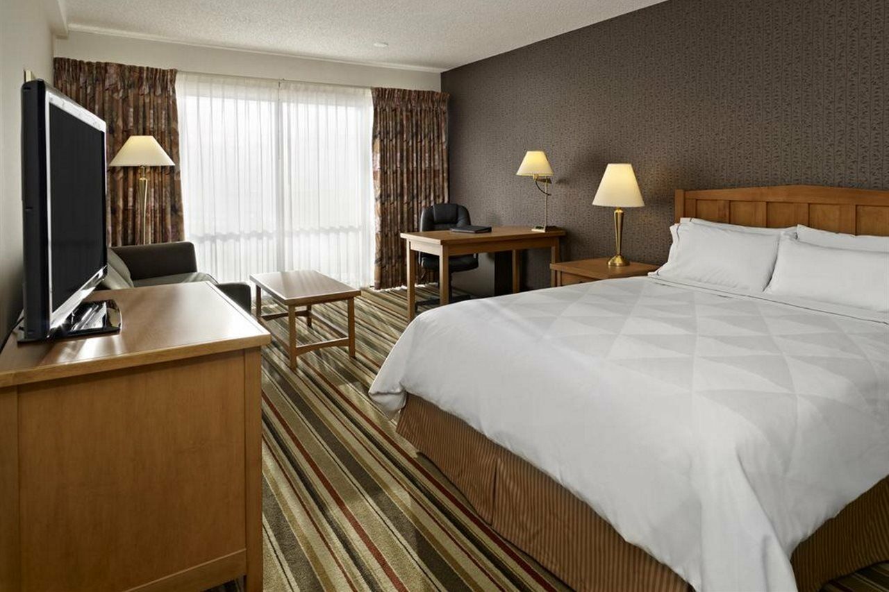 Hotel Doubletree By Hilton Calgary North Zewnętrze zdjęcie