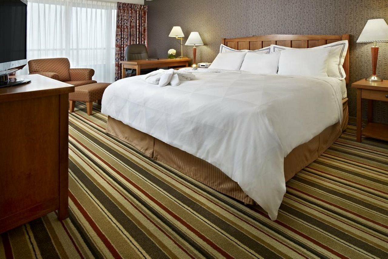 Hotel Doubletree By Hilton Calgary North Zewnętrze zdjęcie